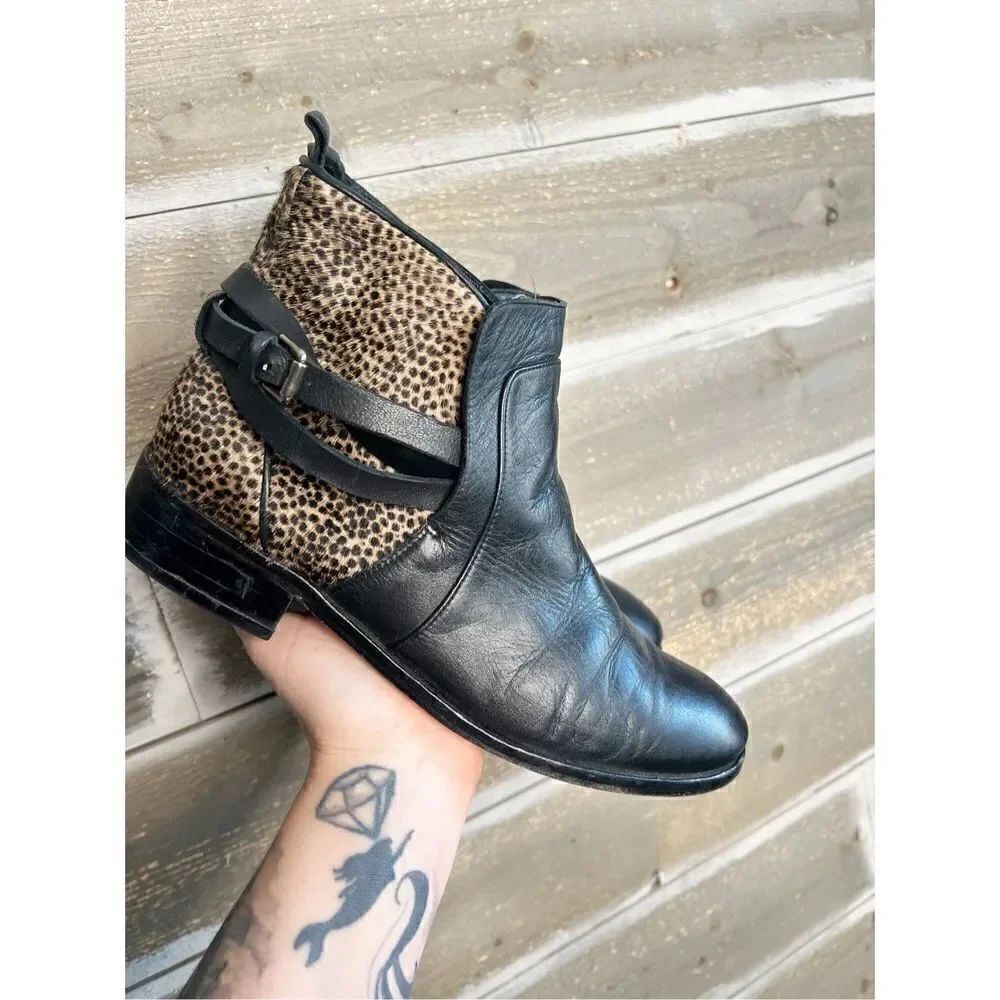 Freda Salvador Mo Hair leopard print leather booties Sz 7.5